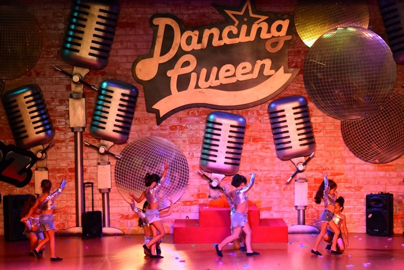 Dancing Queen un hommage a Abba by Kazadoo